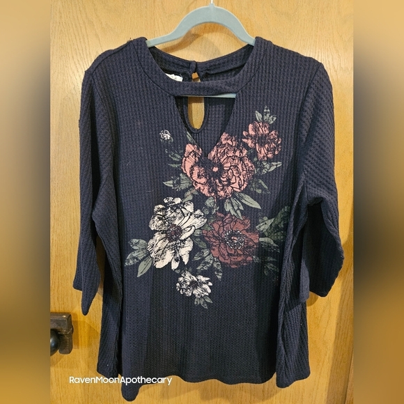 Womens Flower Top - Picture 1 of 8